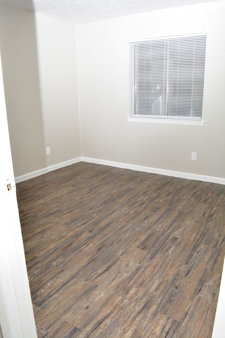 Mesquite Apartment: 2500 E Meadows Blvd