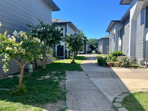 2838 Royal Lane, 1015 – photo 1