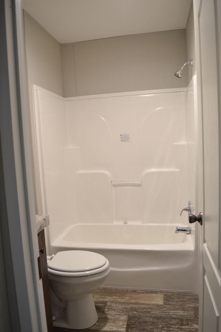 Waycross House: 121 Garlington Circle