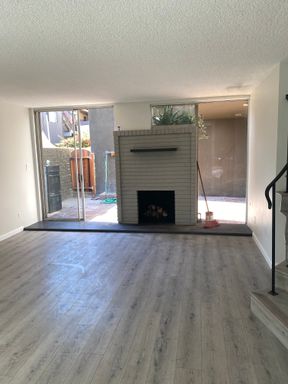 Remodeled 4 bd close to everything