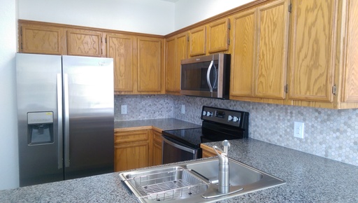 Newly remodeled 1BR apartment 1 block from the University Of Texas – photo 1