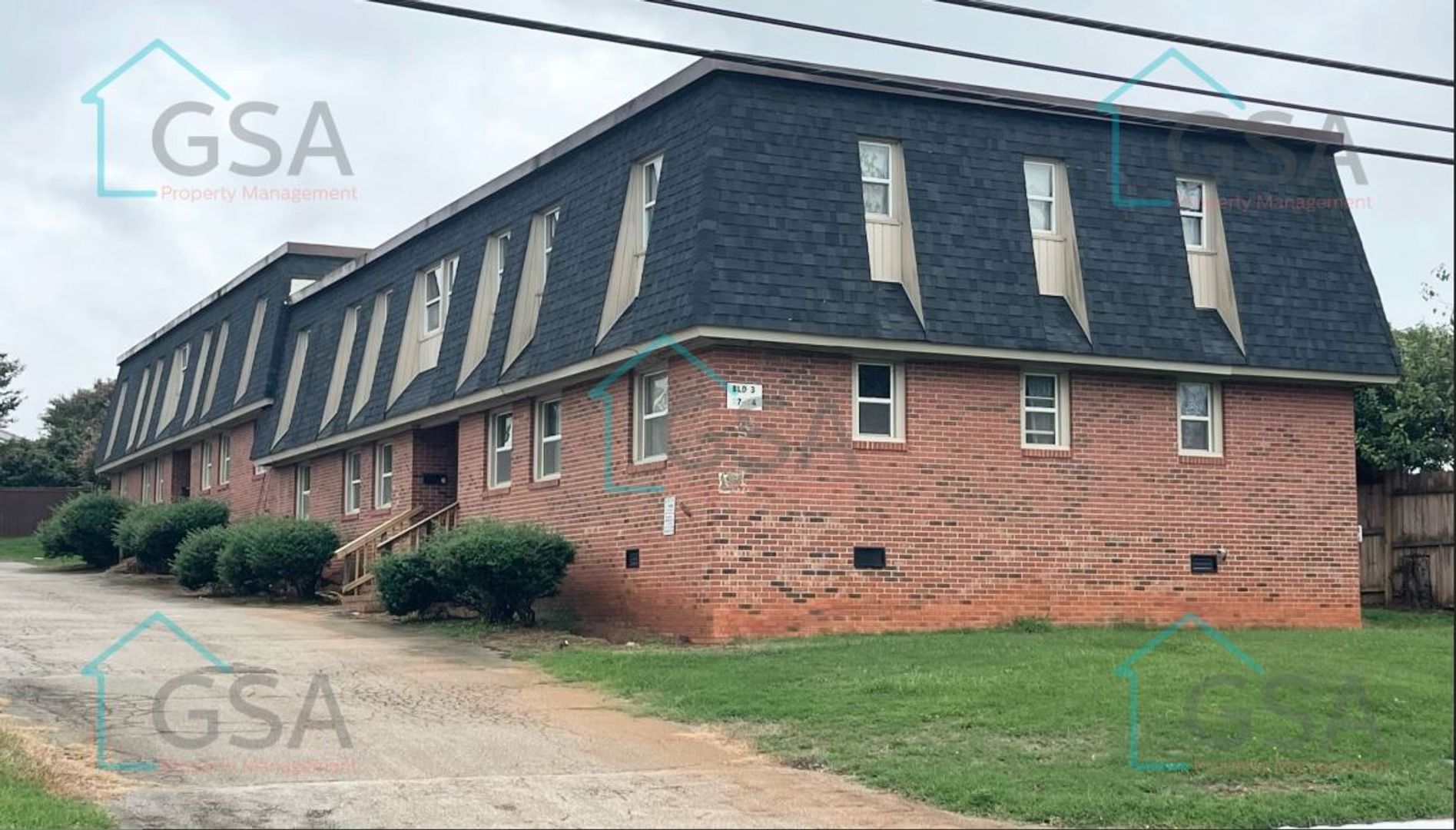 Seneca Apartment: 401 S. Fairplay Street