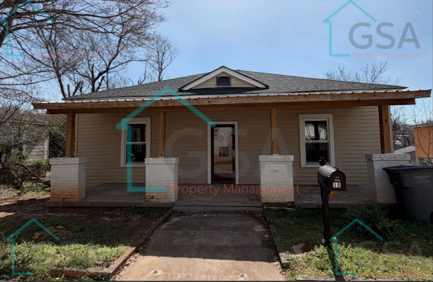 Greenville House: 10 10th Street