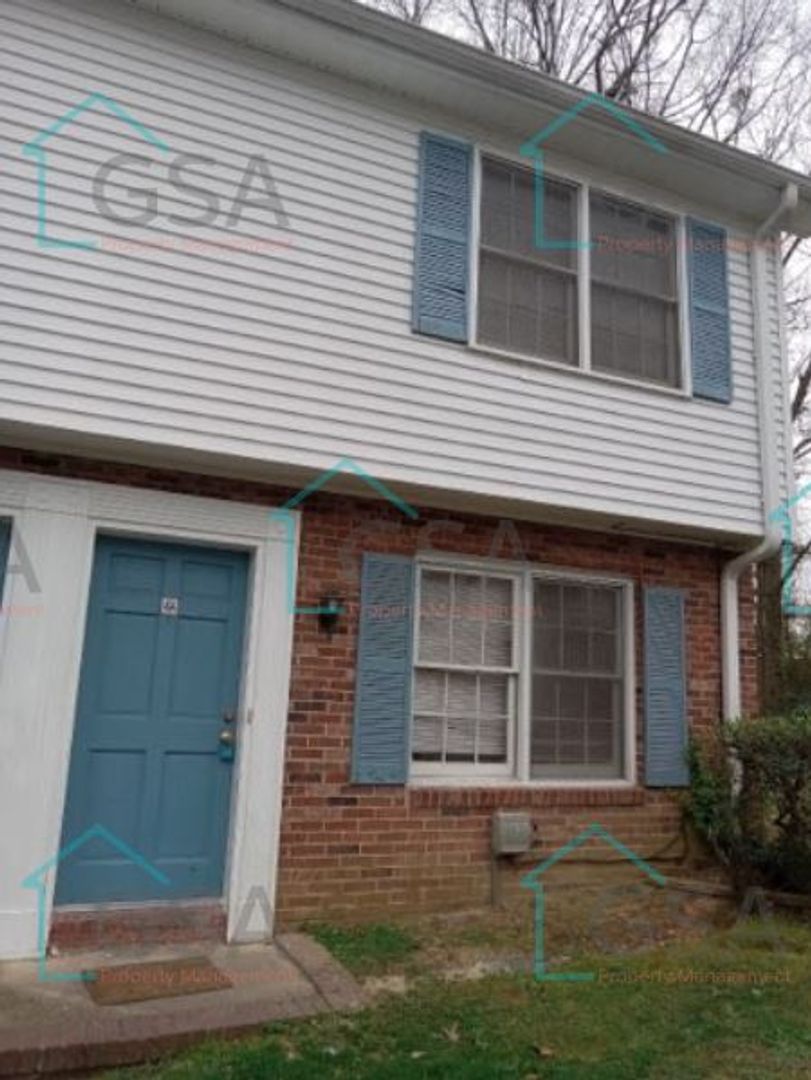 Greenville Apartment: -