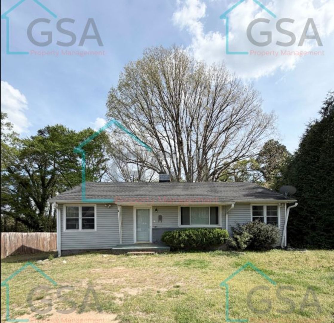 Greenville Apartment: ---