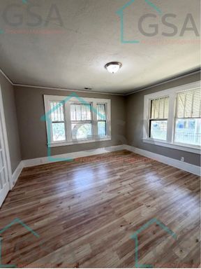 3 Bedroom 1 Bath – photo 1