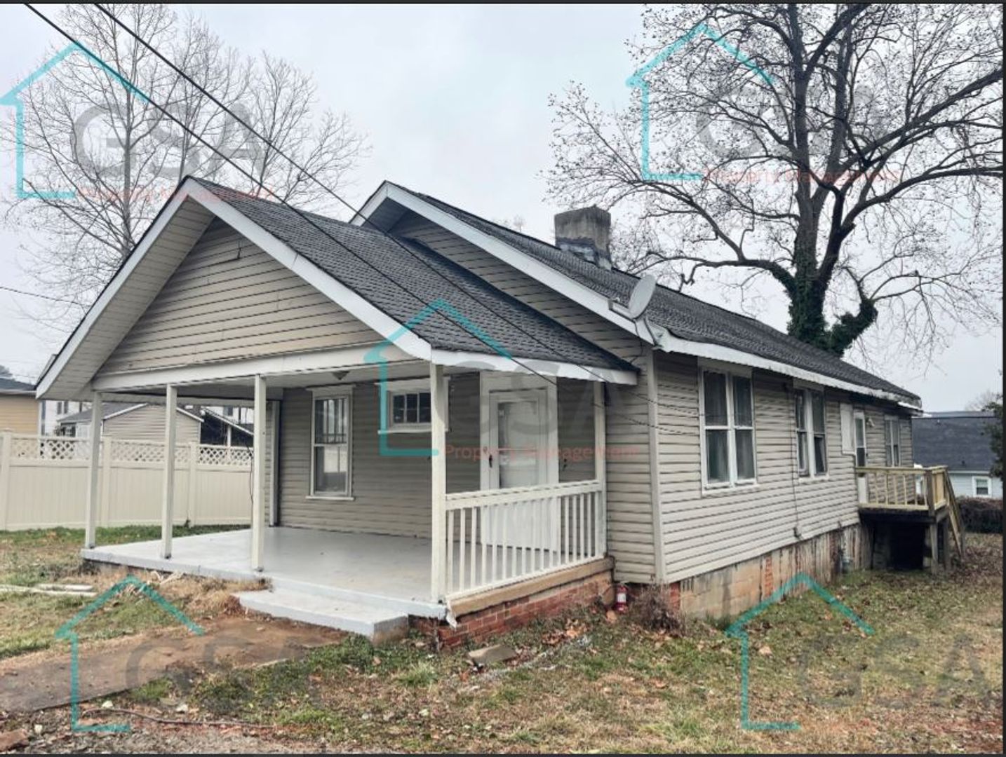 Greenville Apartment: _,_