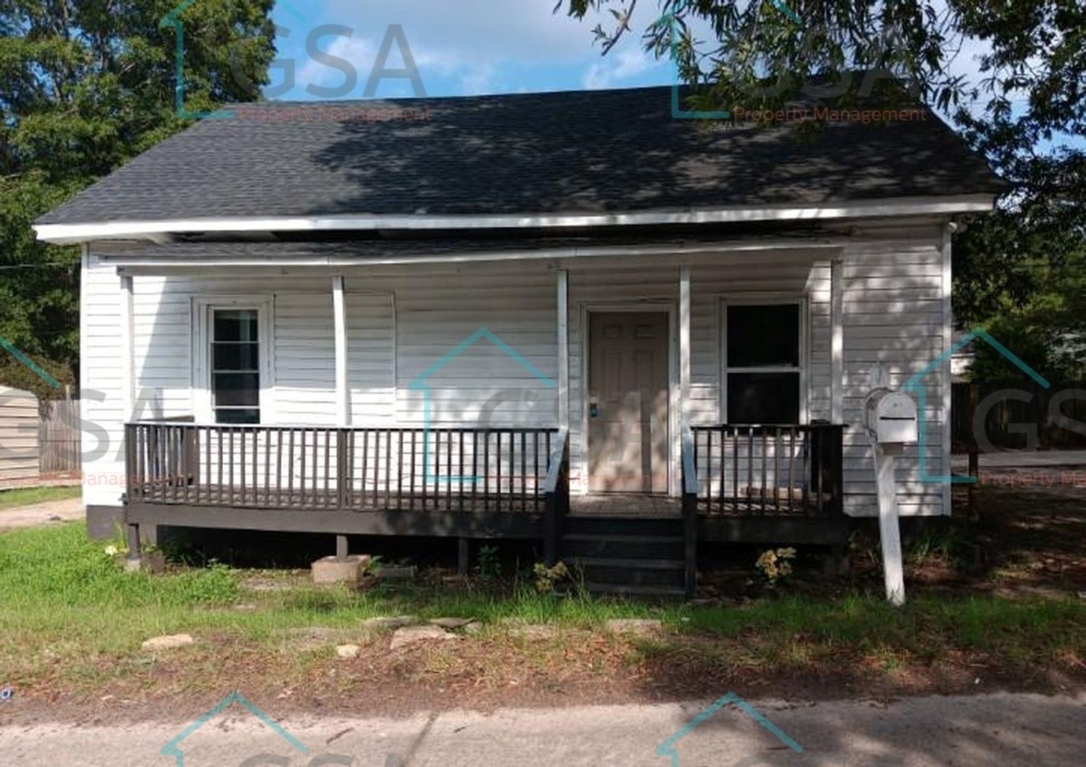 Greenville Apartment: -