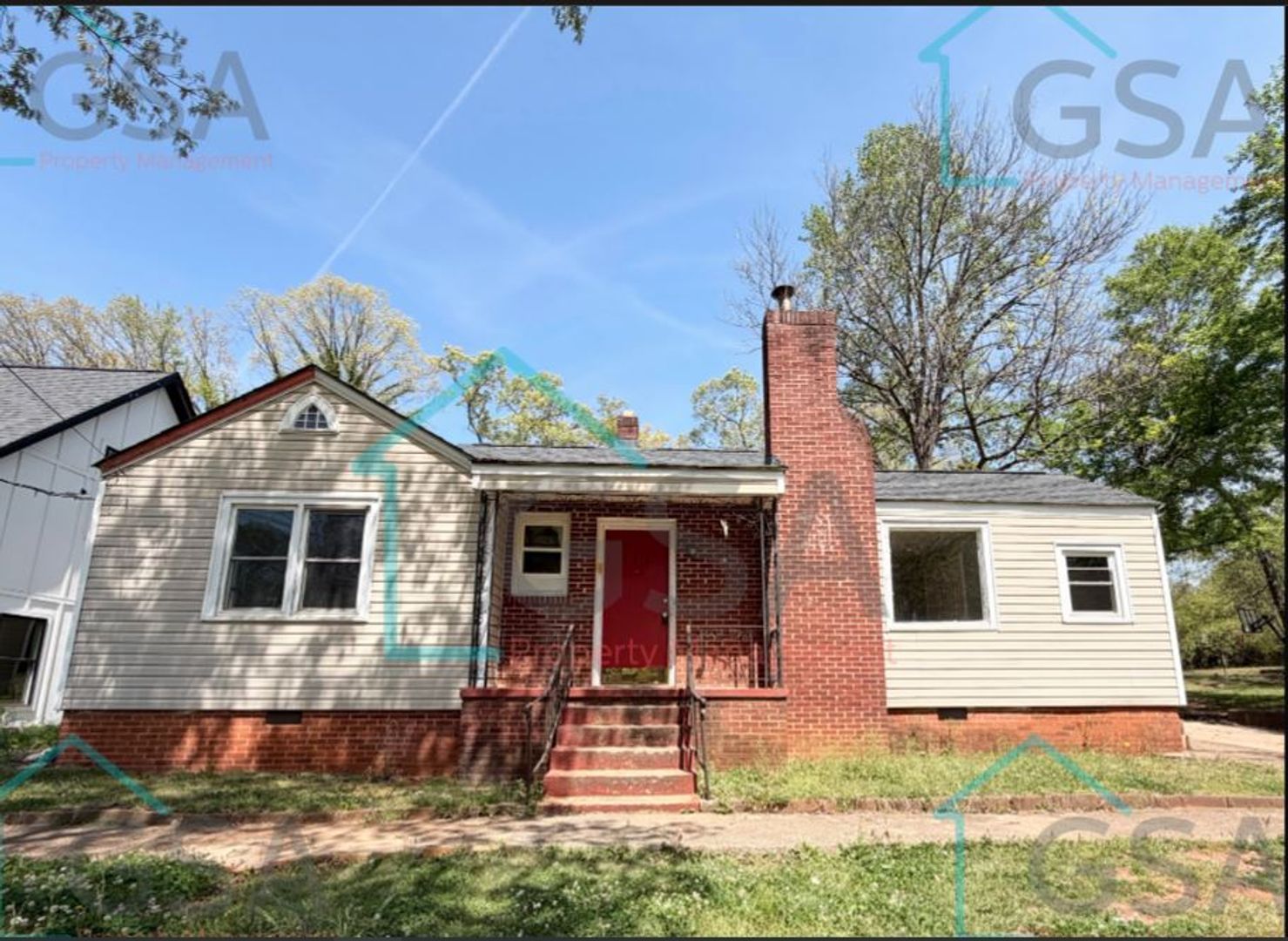 Greenville Apartment: -