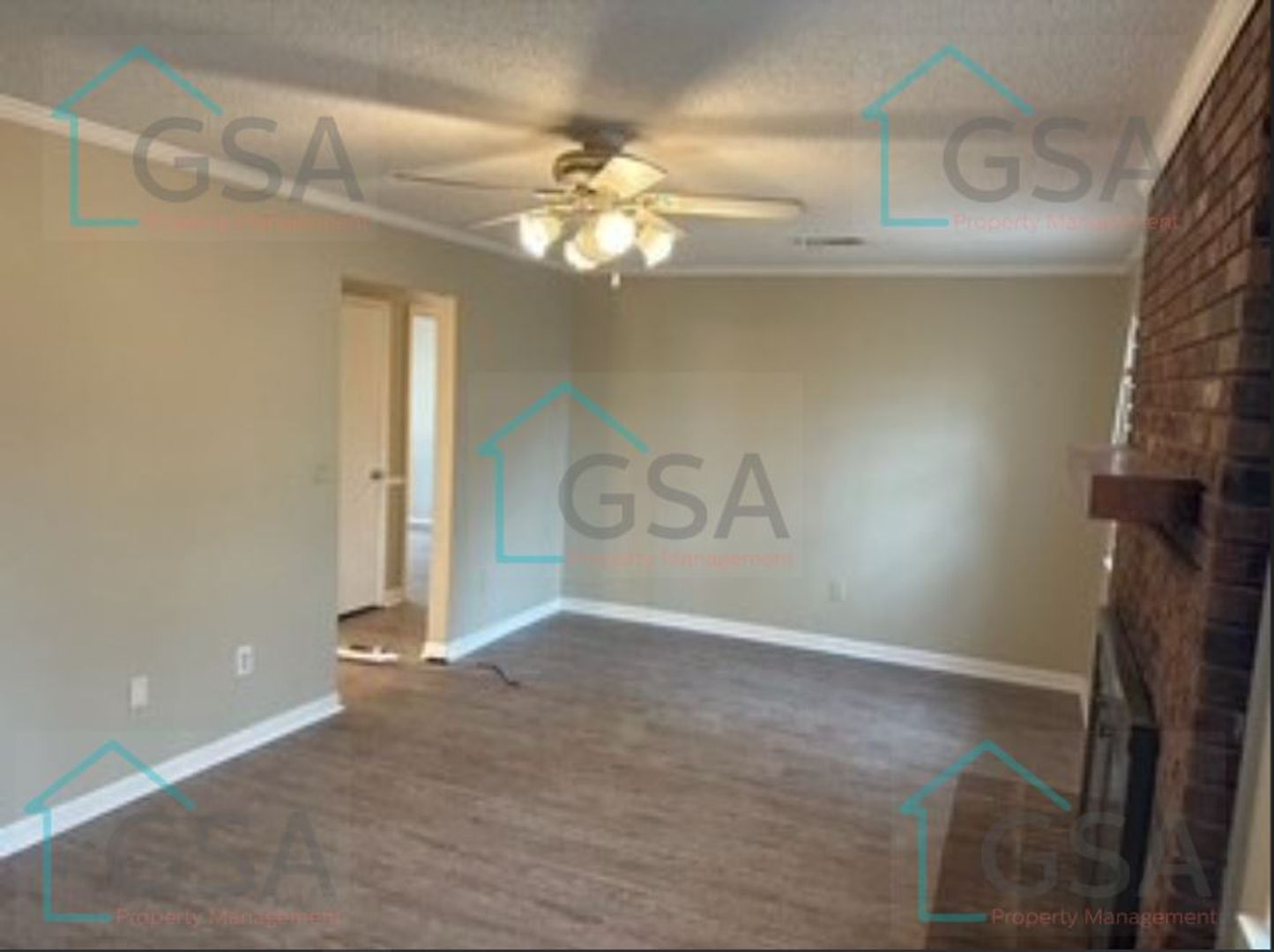 Greenville Apartment: _,_