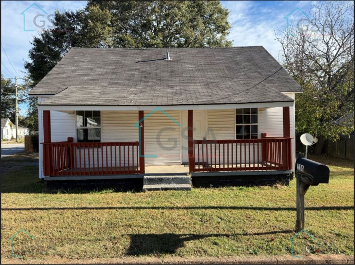 Greenville Apartment: -