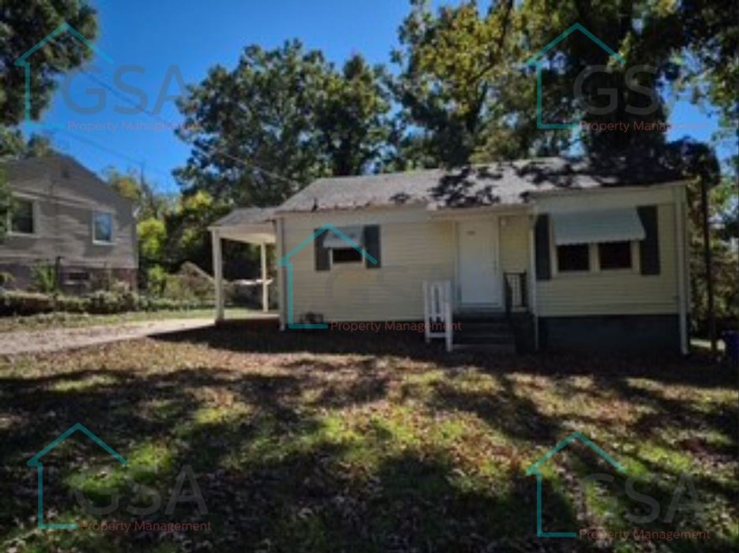 Greenville Apartment: _,_