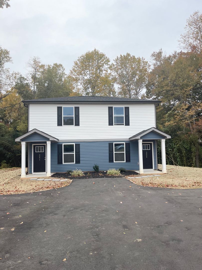 Easley Apartment: Liberty Drive & Old Liberty Road