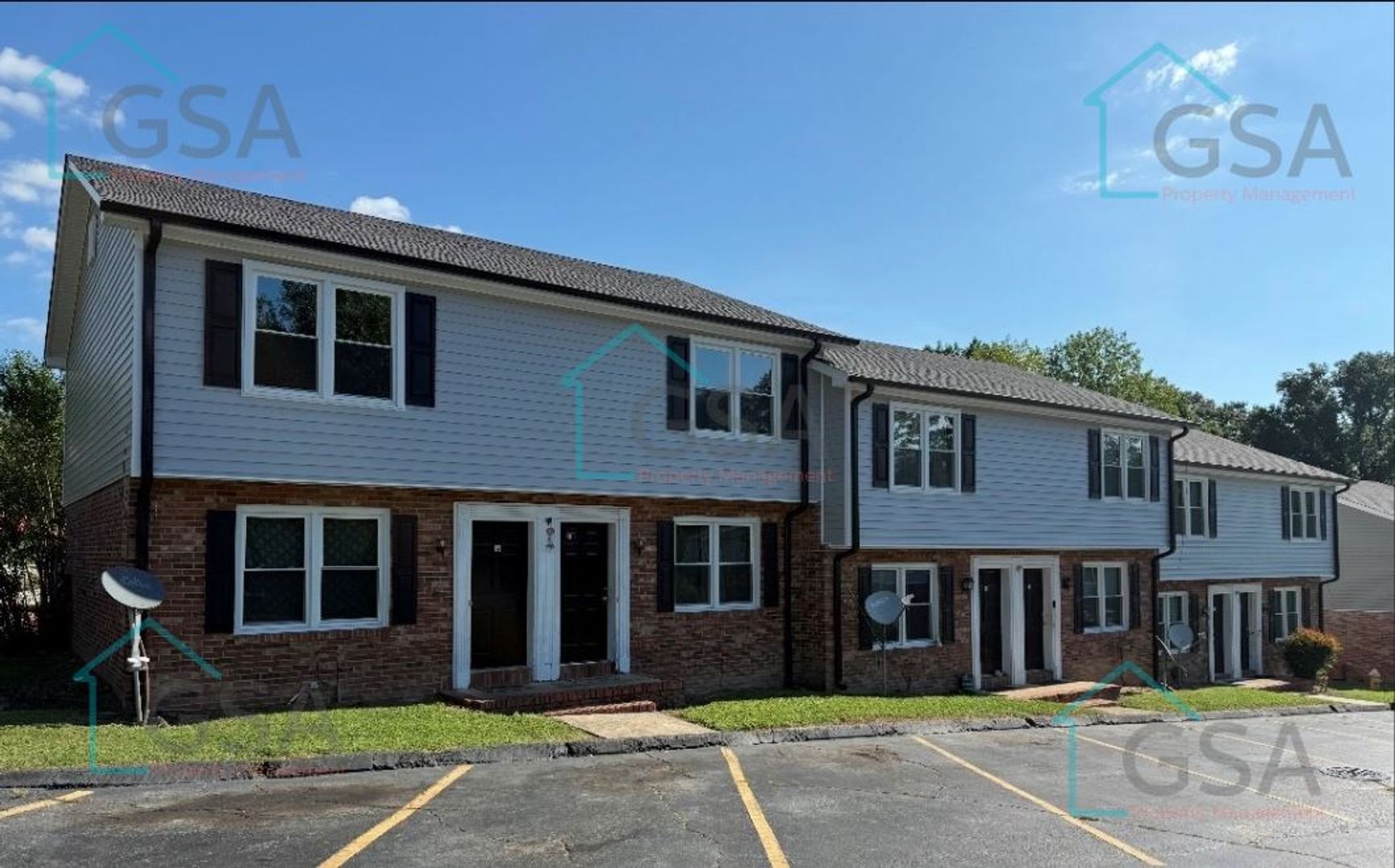 Greenville Apartment: -
