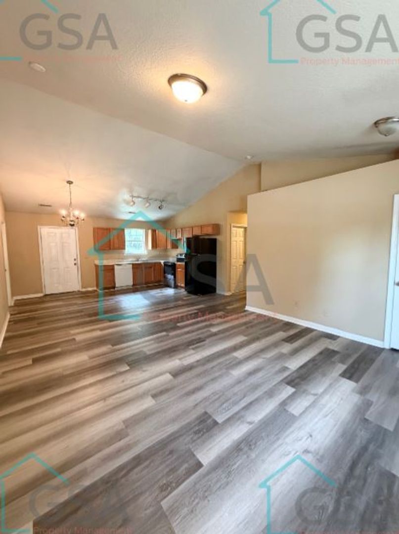 Greenville Apartment: 4113 East North Street -