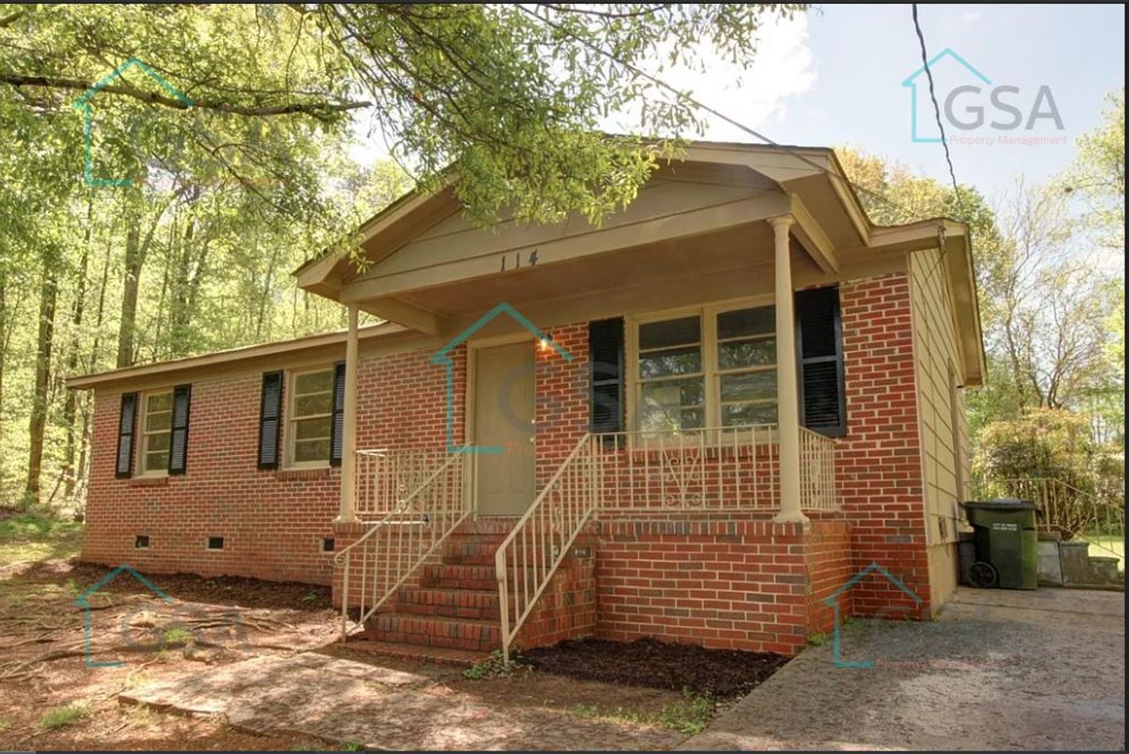 Greenville Apartment: -