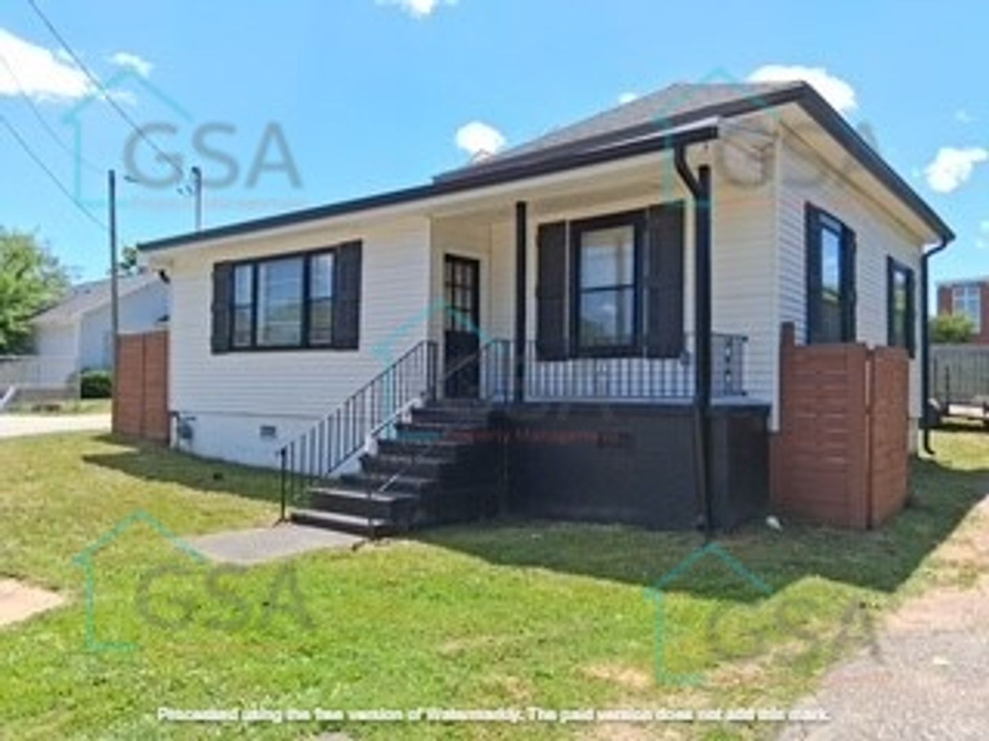 2 Bedroom 1 Bath Available!