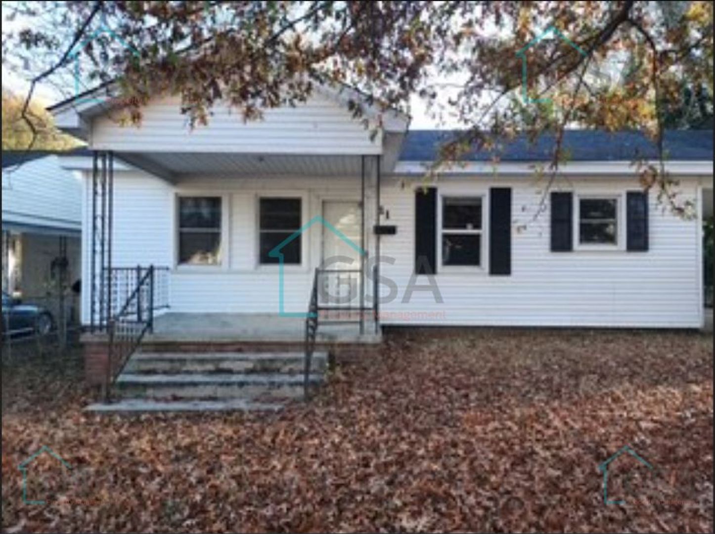 Greenville Apartment: _,_