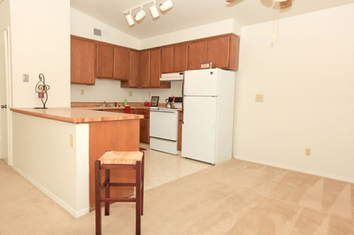 Fresno Apartment: 3910 W Beechwood Ave