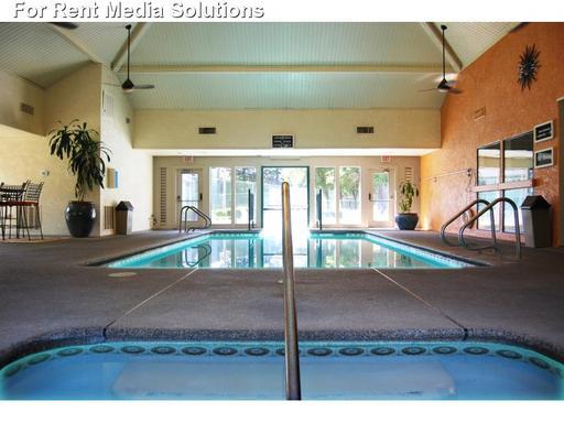 Pool at Summer Place (6 of 8)