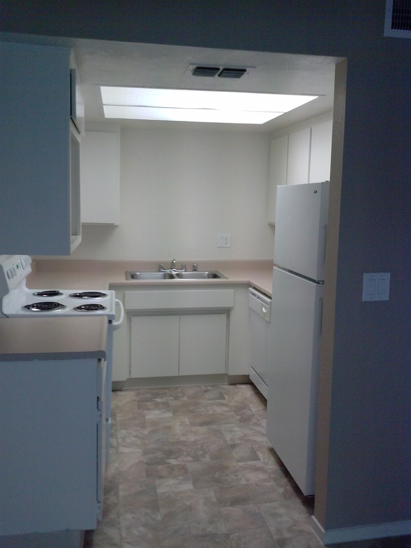 Bakersfield Apartment: 800 New Stine Road