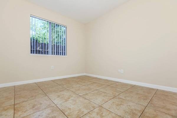 Merced Apartment: 2560 Midge Ave.