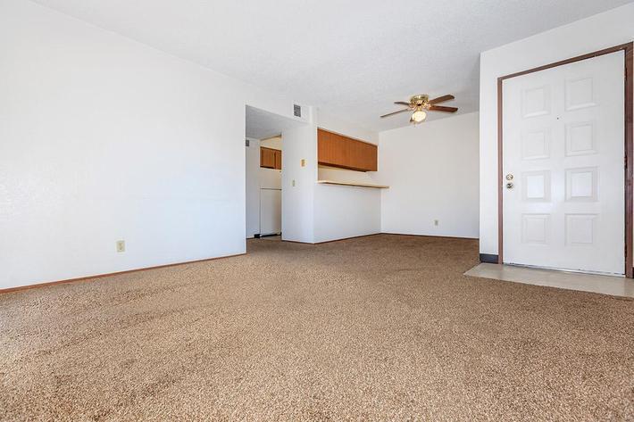 Lemoore Apartment: 333 E Cinnamon Dr.