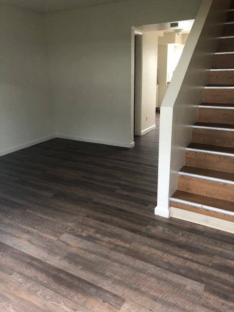 Clovis Apartment: 300 W Alamos Ave