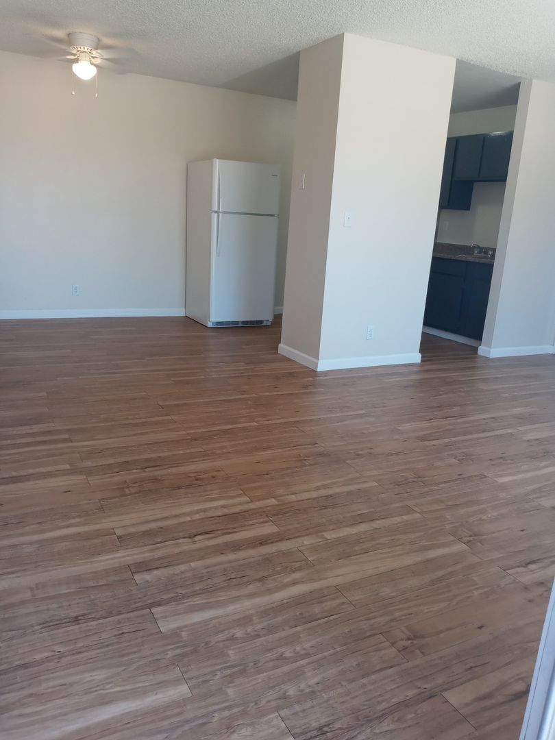 Merced Apartment: 3270 Meadows Ave.
