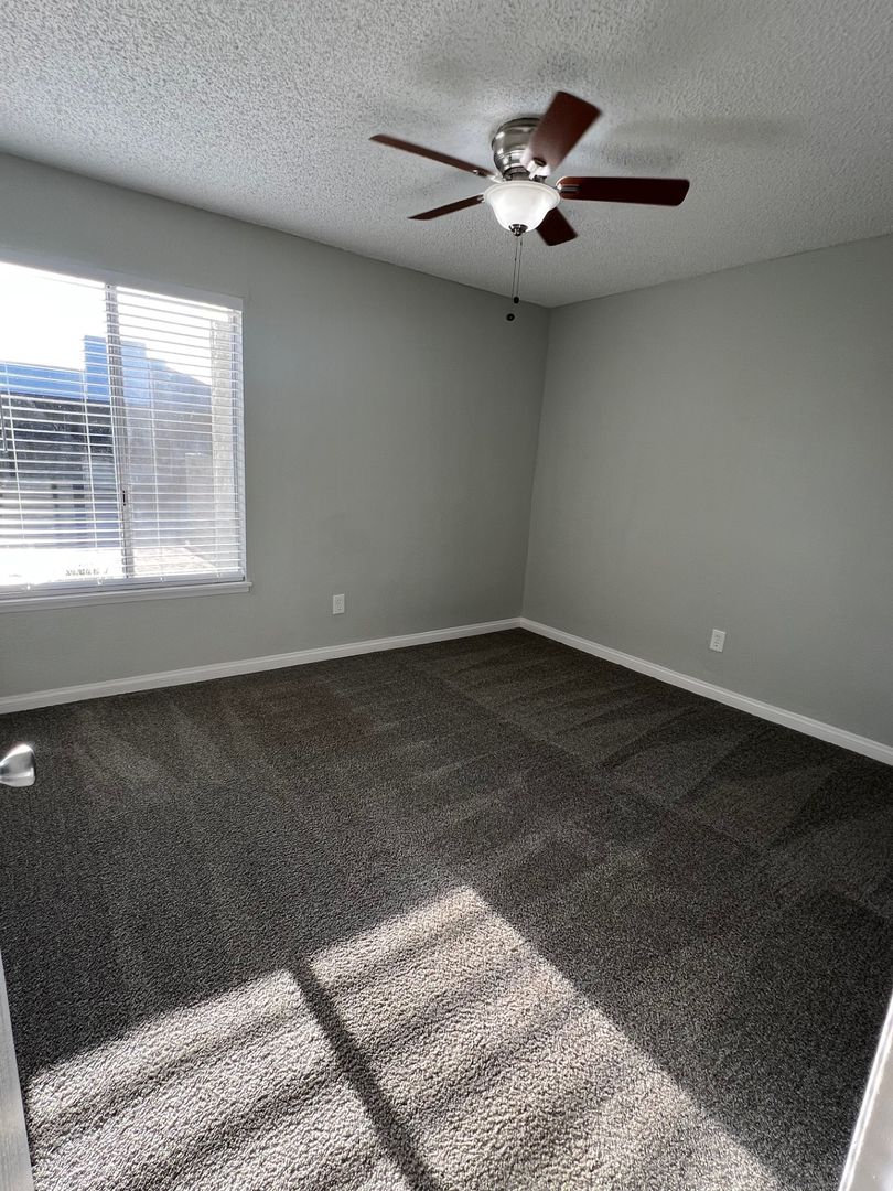Raintree Garden Apartments 5 of 12