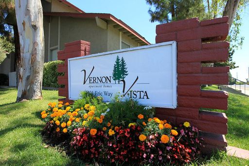 3 Bedroom 1.5 Bath Townhome – photo 1