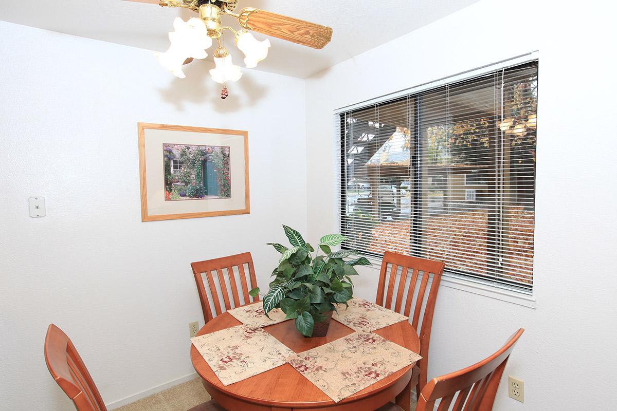 Bakersfield Apartment: 8200 Kroll Way