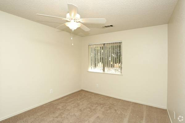 Merced Apartment: 1163 Loughborough Dr