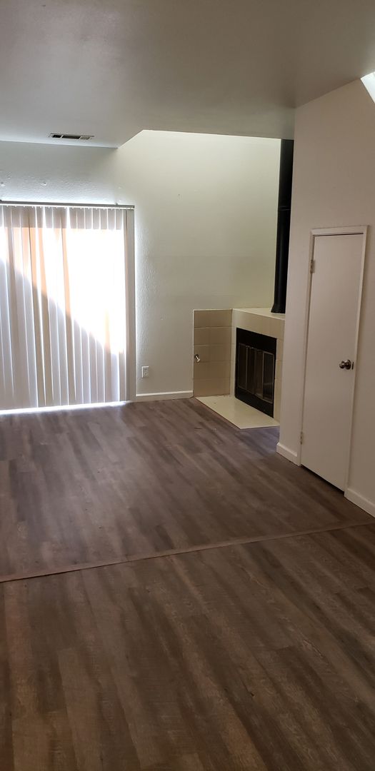 Fresno Apartment: 118 E Escalon