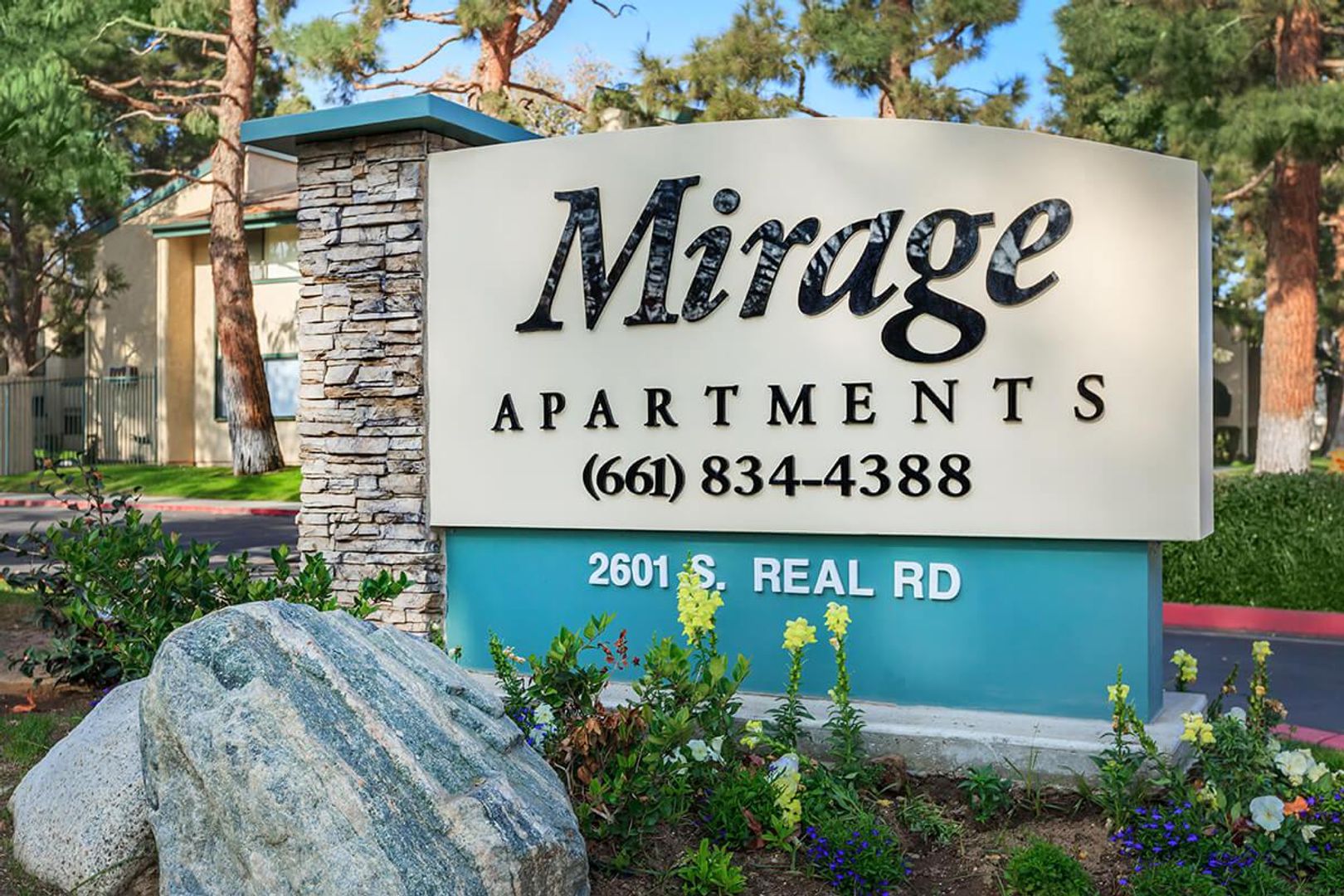 Bakersfield Apartment: 2601 S. Real Rd.