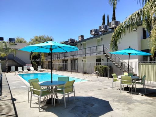 2 BEDROOM,LARGE UPGRADED /MOVE IN READY – photo 1