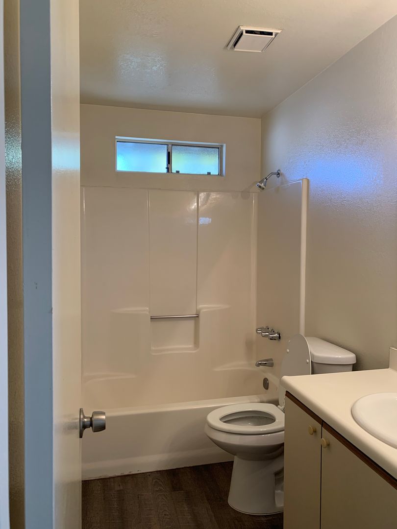 Bakersfield Apartment: 2500 Dracena Street
