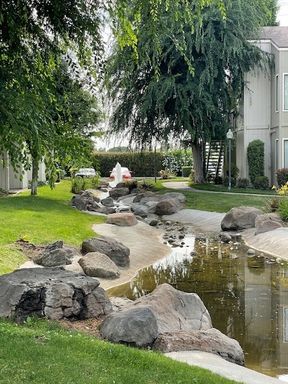 Upgraded 1 Bedroom 1 Bathroom With Creek View! – photo 1
