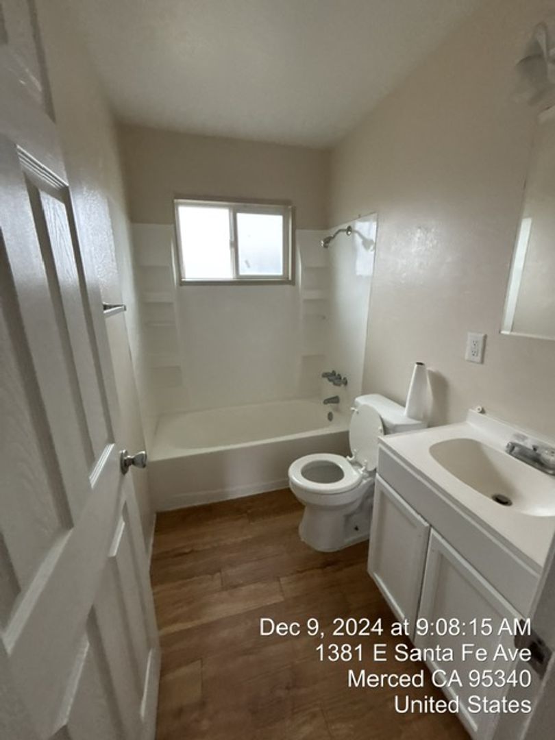 Merced Apartment: 2560 Midge Ave.