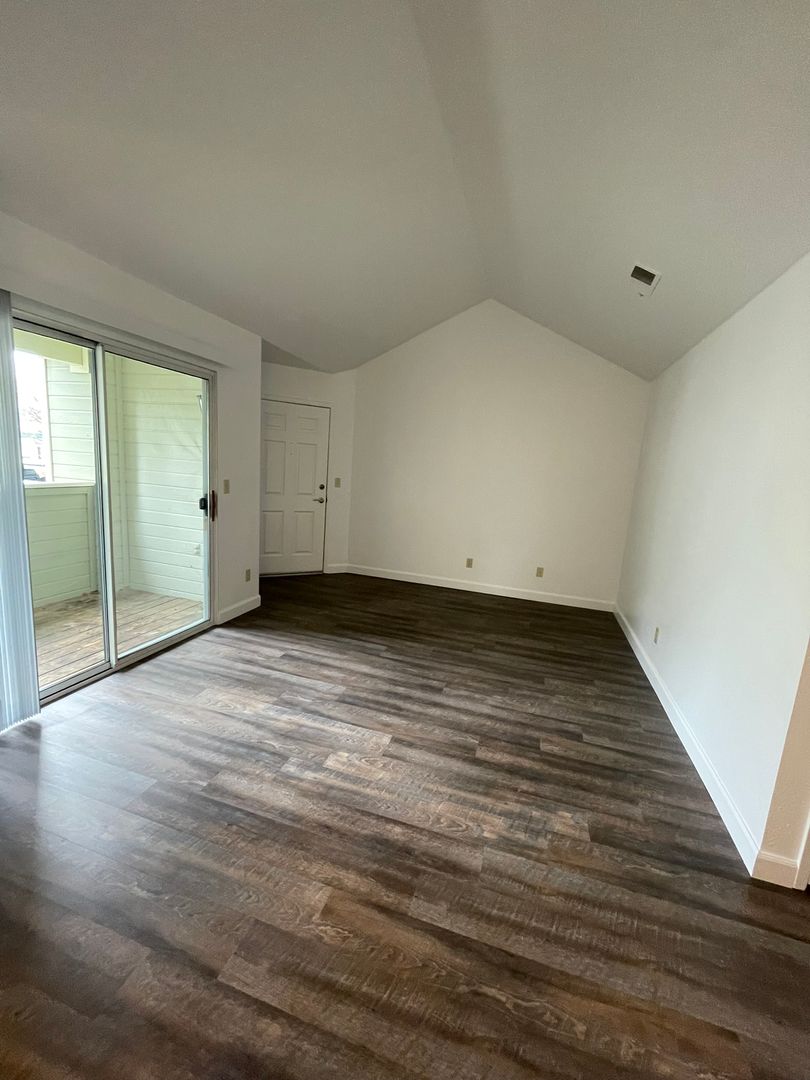 Clovis Apartment: 100 Fowler Ave.