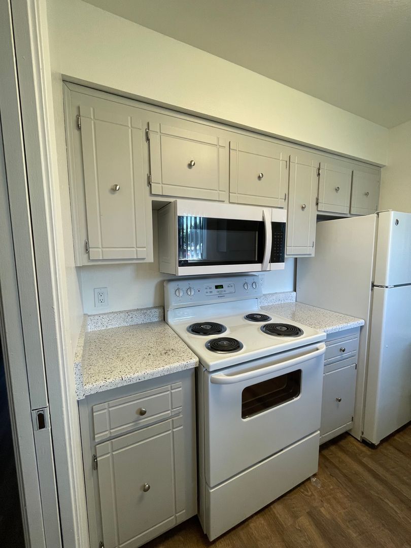 Merced Apartment: 3388 N. G St