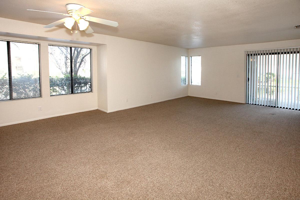 Bakersfield Apartment: 8200 Kroll Way
