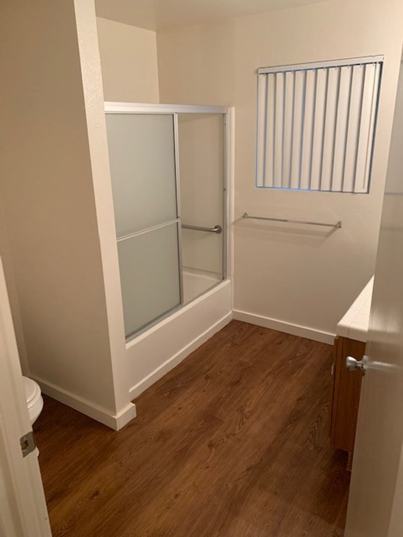 Clovis Apartment: 641 N Fowler Ave.