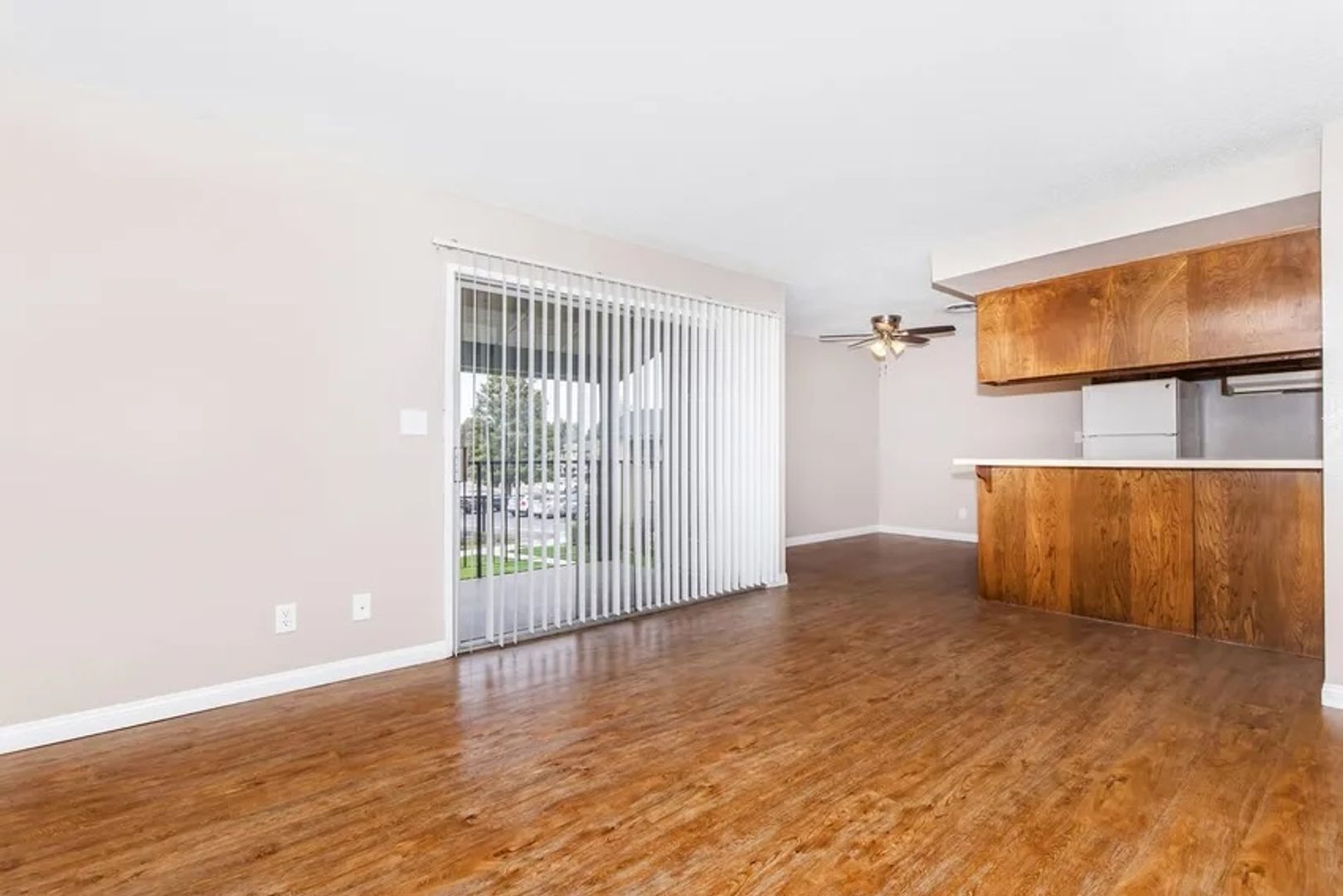 Bakersfield Apartment: 5051 Ming Ave.