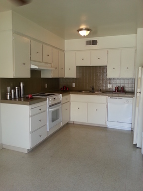 Large 2bdrm 1 bath – photo 1