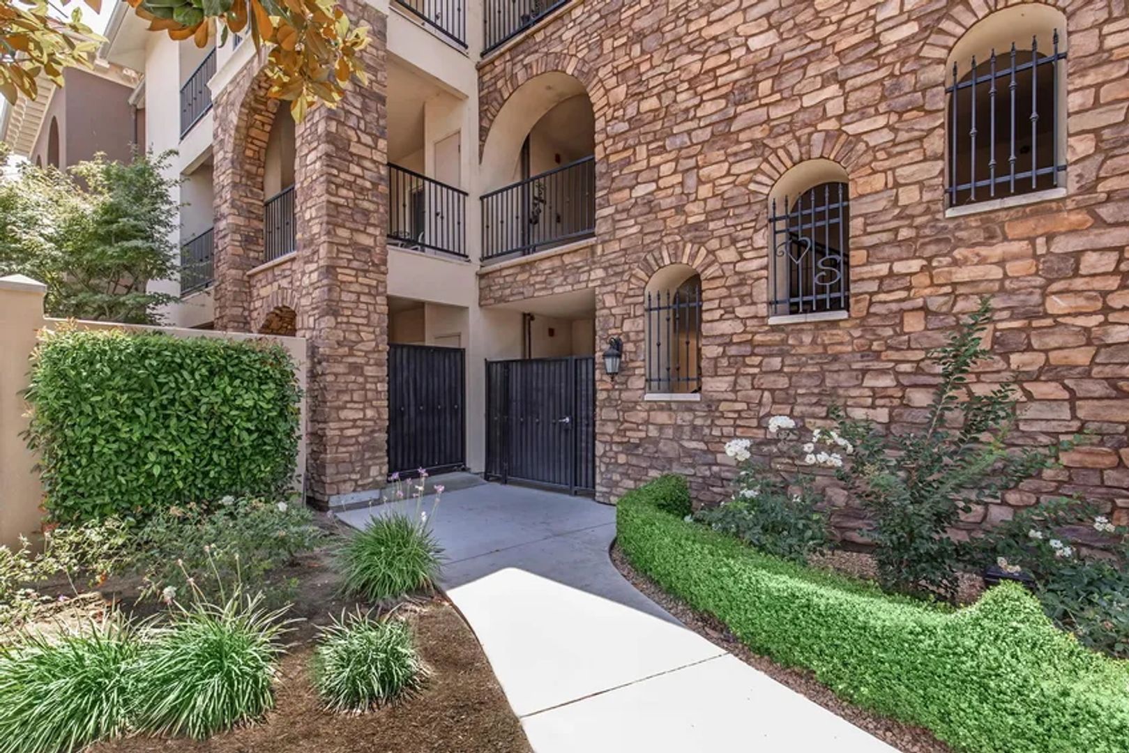 Clovis Apartment: 434 Villa Ave.