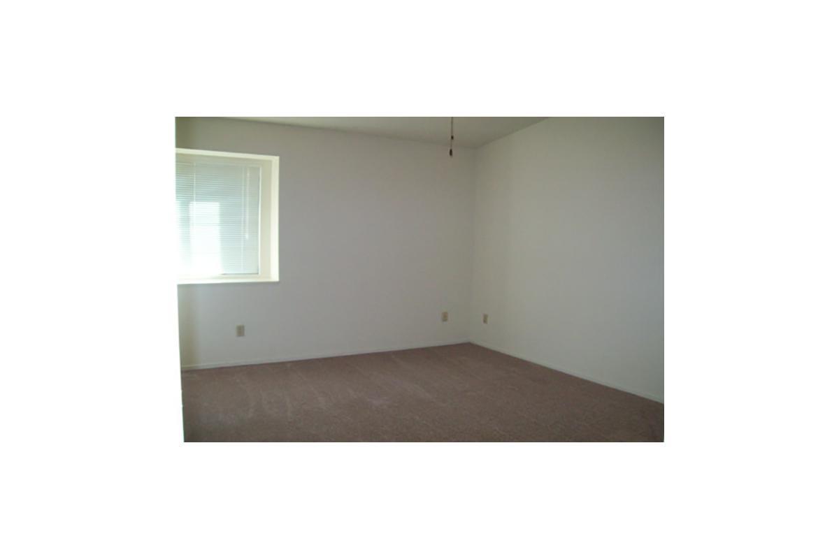 Laurelwood West Villas 6 of 10