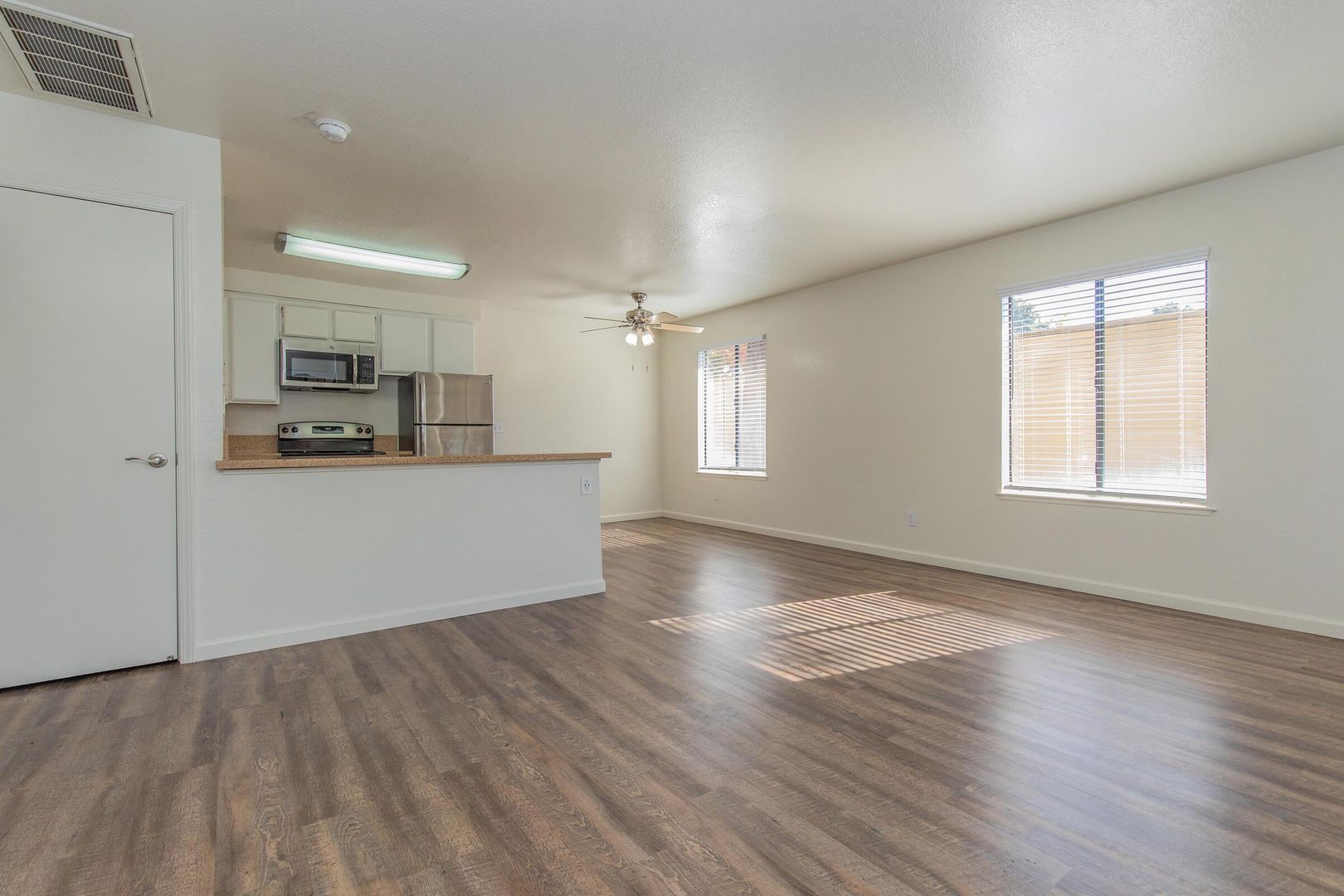 Fresno Apartment: 3910 W Beechwood Ave