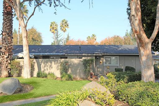 Large 2 Bedroom 1 Bathroom – photo 1