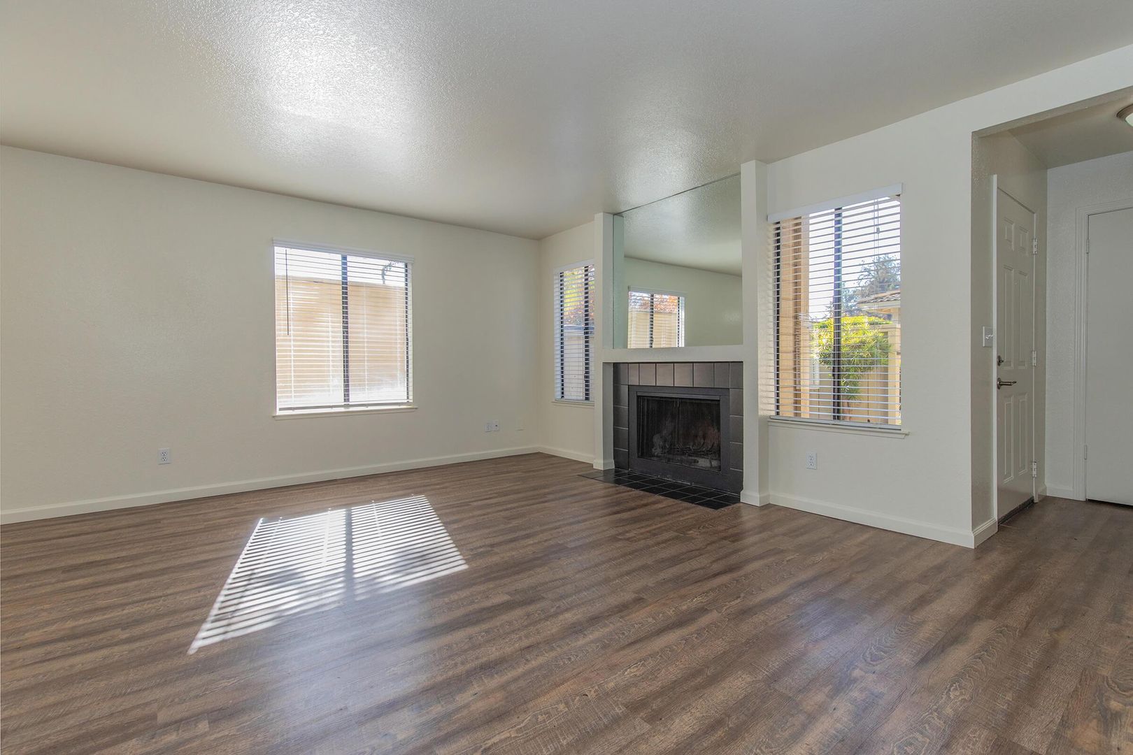 Fresno Apartment: 3910 W Beechwood Ave